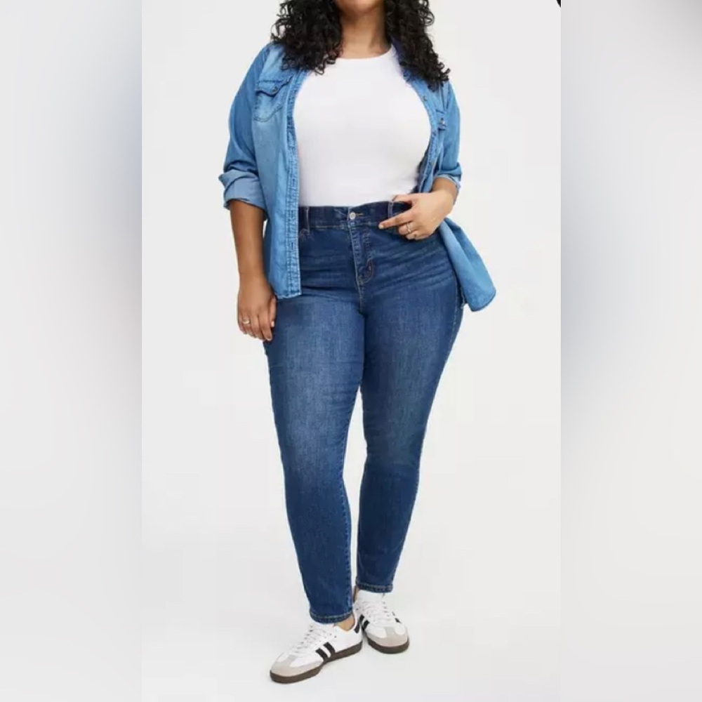 Torrid Plus High-Rise Bombshell Skinny Jeans in Blue Size 14